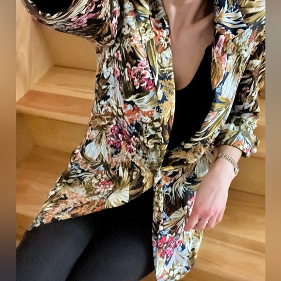 Zara 3/4 sleeved floral blazer - Picture 10 of 14